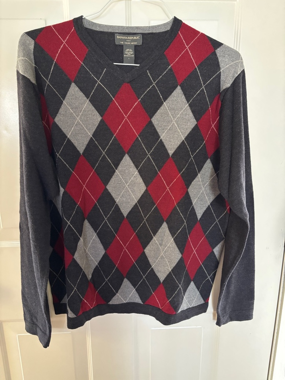 Banana Republic Men's Red & Gray Argyle V-Neck Sweater